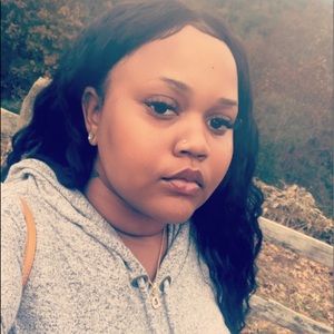 Meet your Posher, Dominique